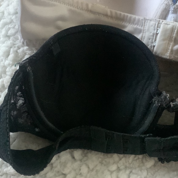 Bundle 4 used bras. 1 strap 3 strapless - Picture 9 of 10